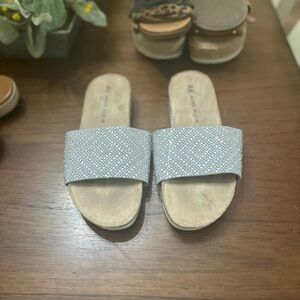 Anne Klein Gray Slide Sandals with Geometric Pattern